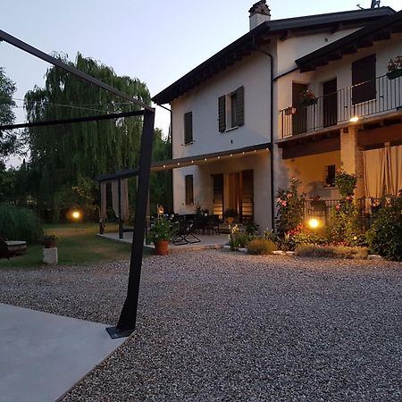 L'Isolo B&B E Case Vacanza Monzambano Exteriör bild