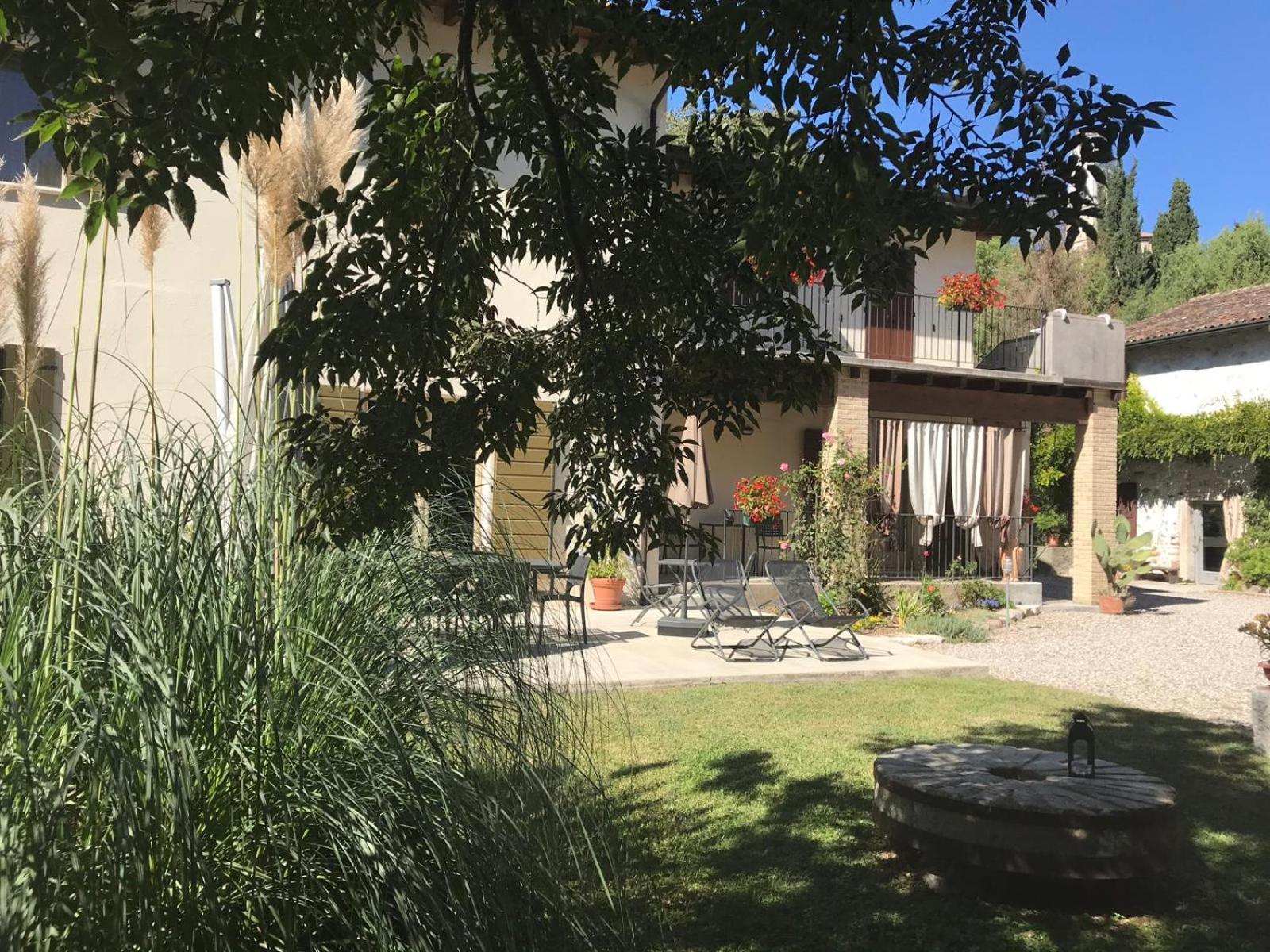 L'Isolo B&B E Case Vacanza Monzambano Exteriör bild