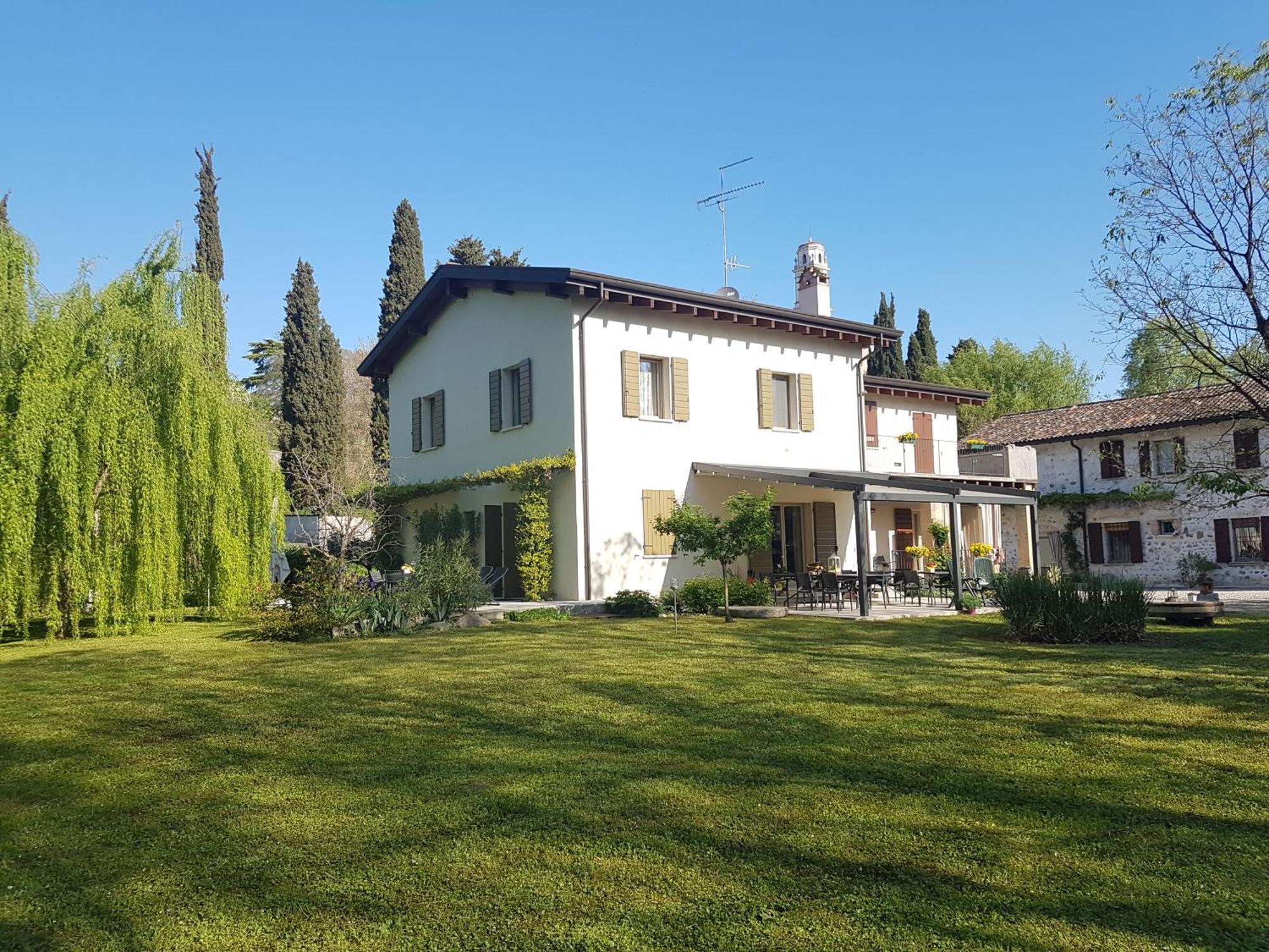 L'Isolo B&B E Case Vacanza Monzambano Exteriör bild