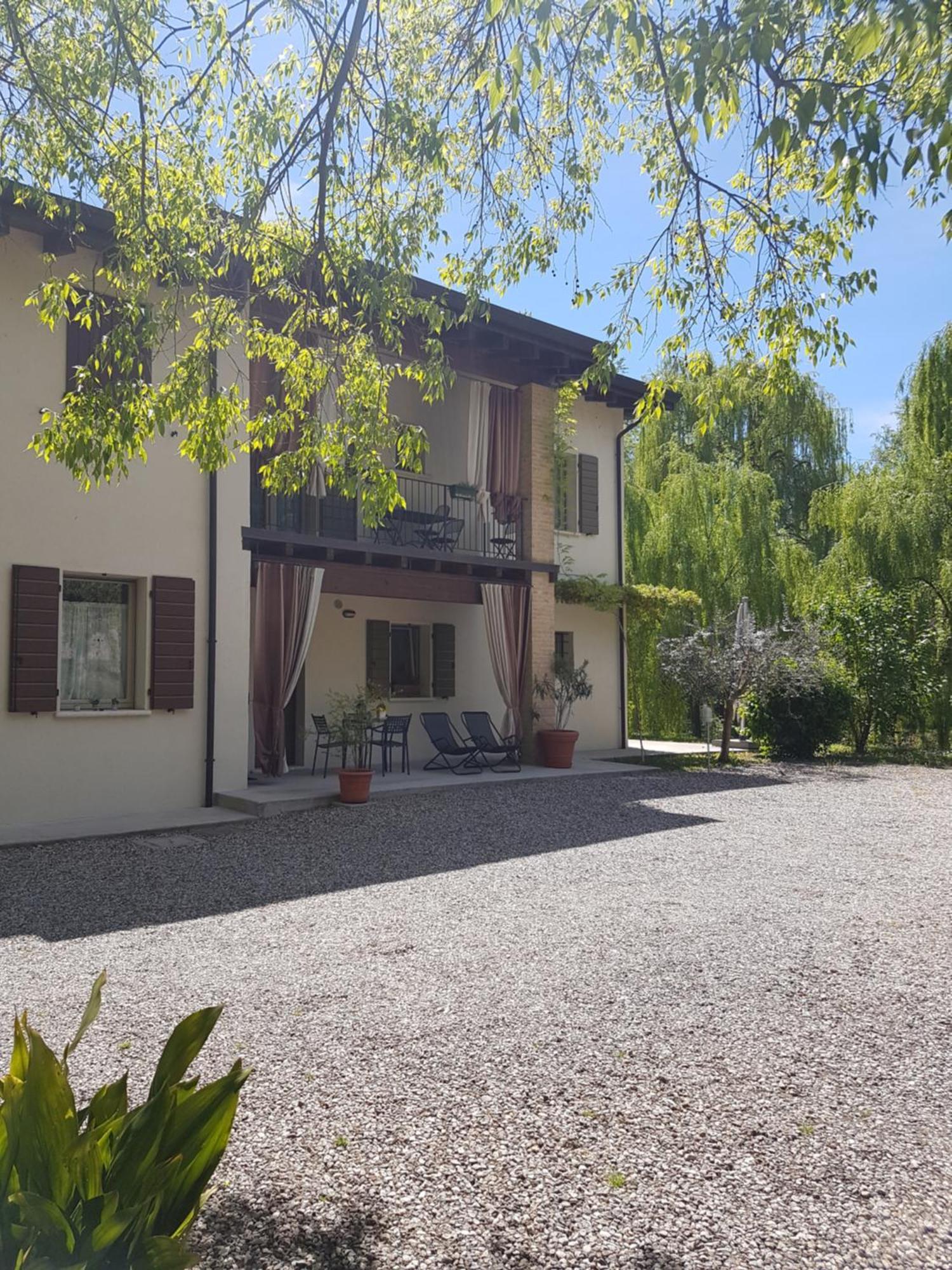 L'Isolo B&B E Case Vacanza Monzambano Exteriör bild