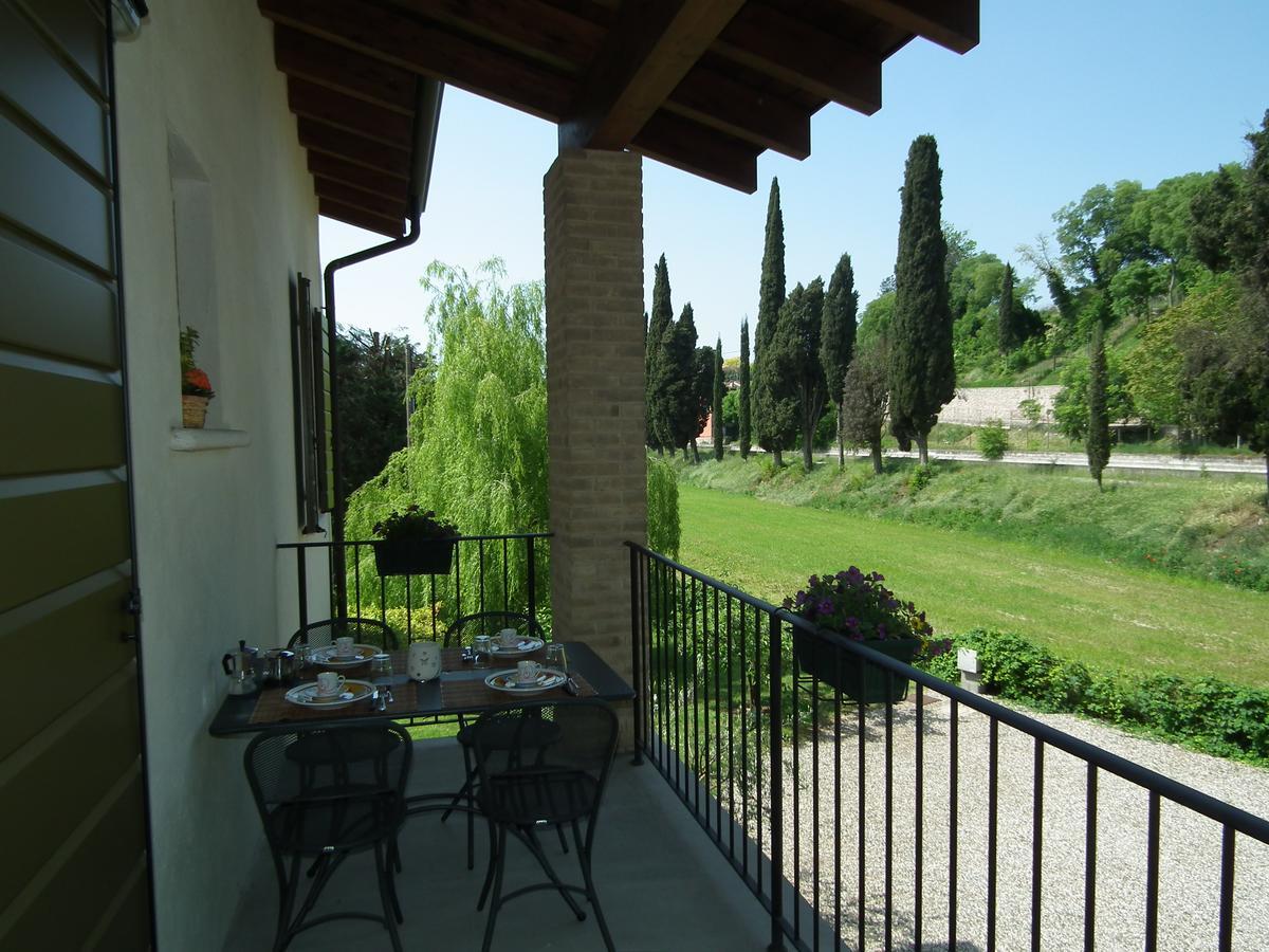 L'Isolo B&B E Case Vacanza Monzambano Exteriör bild
