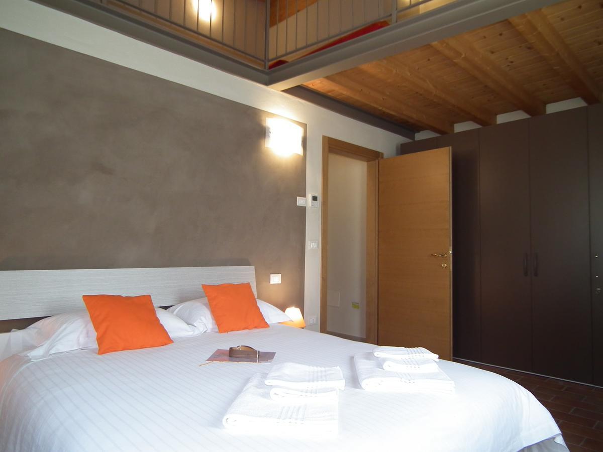 L'Isolo B&B E Case Vacanza Monzambano Exteriör bild
