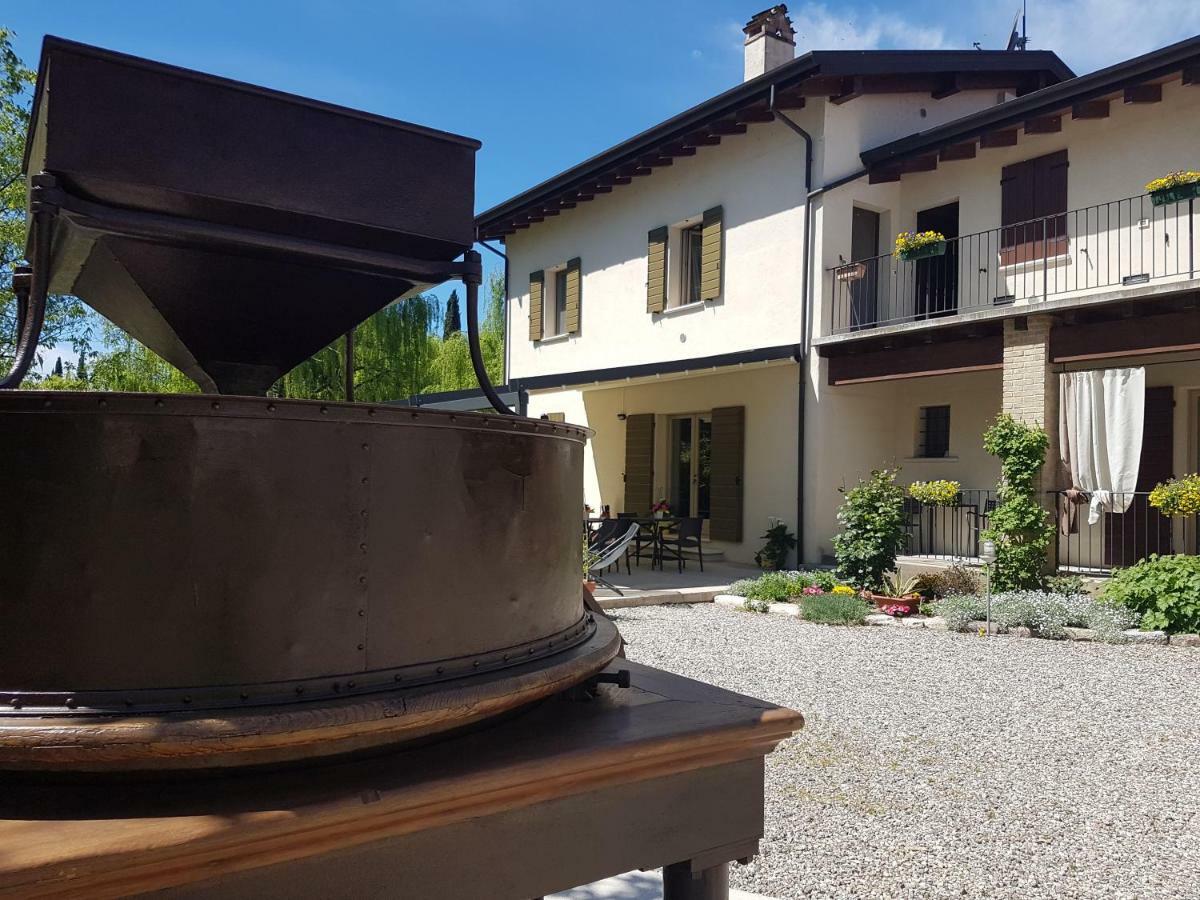 L'Isolo B&B E Case Vacanza Monzambano Exteriör bild