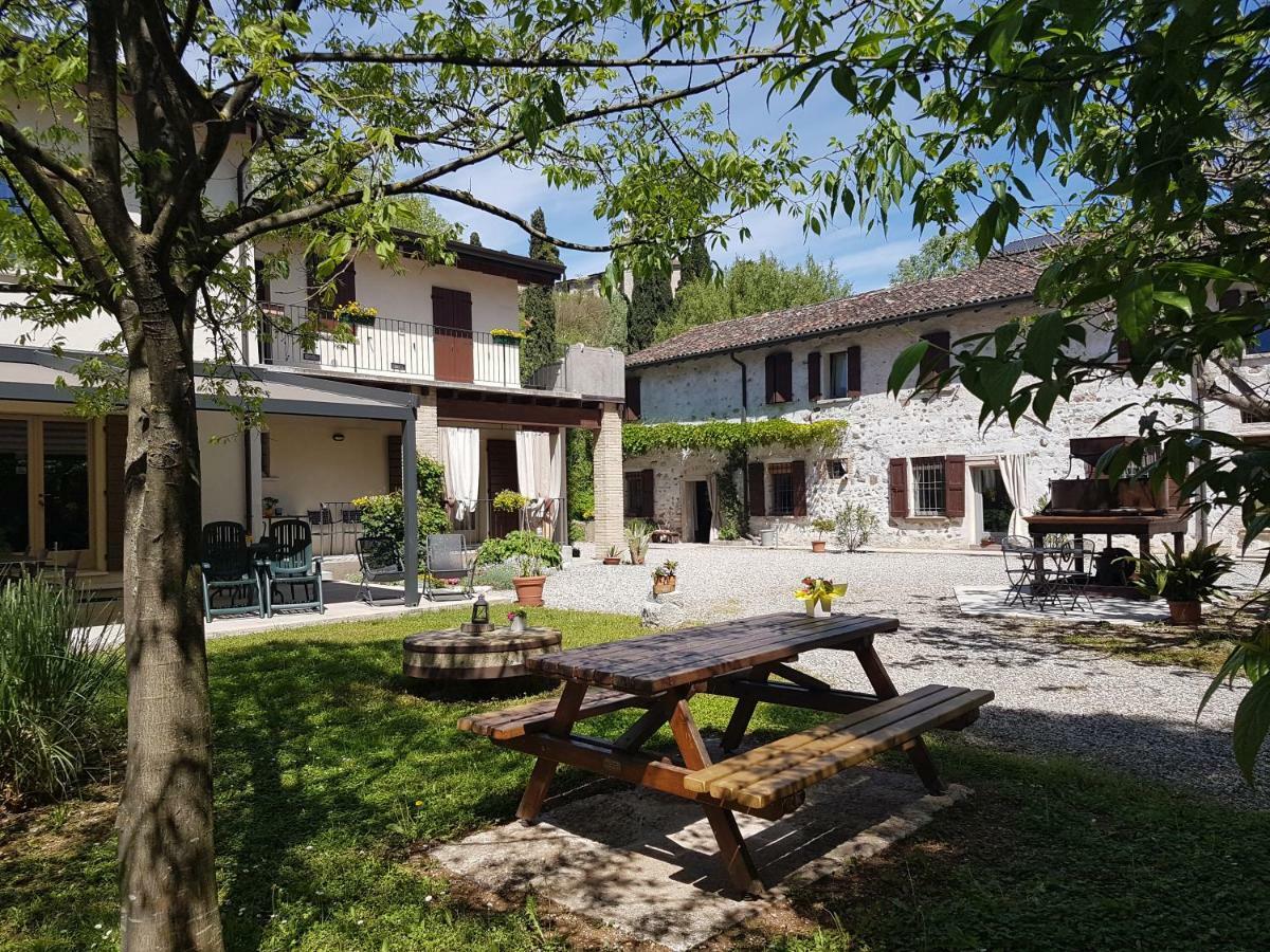 L'Isolo B&B E Case Vacanza Monzambano Exteriör bild