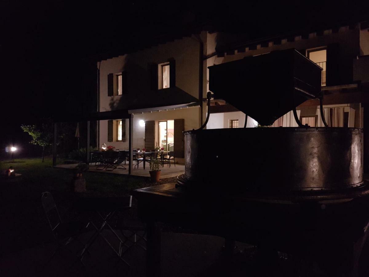 L'Isolo B&B E Case Vacanza Monzambano Exteriör bild
