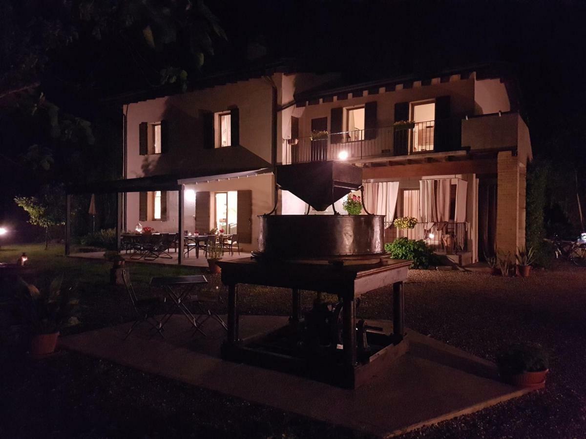 L'Isolo B&B E Case Vacanza Monzambano Exteriör bild