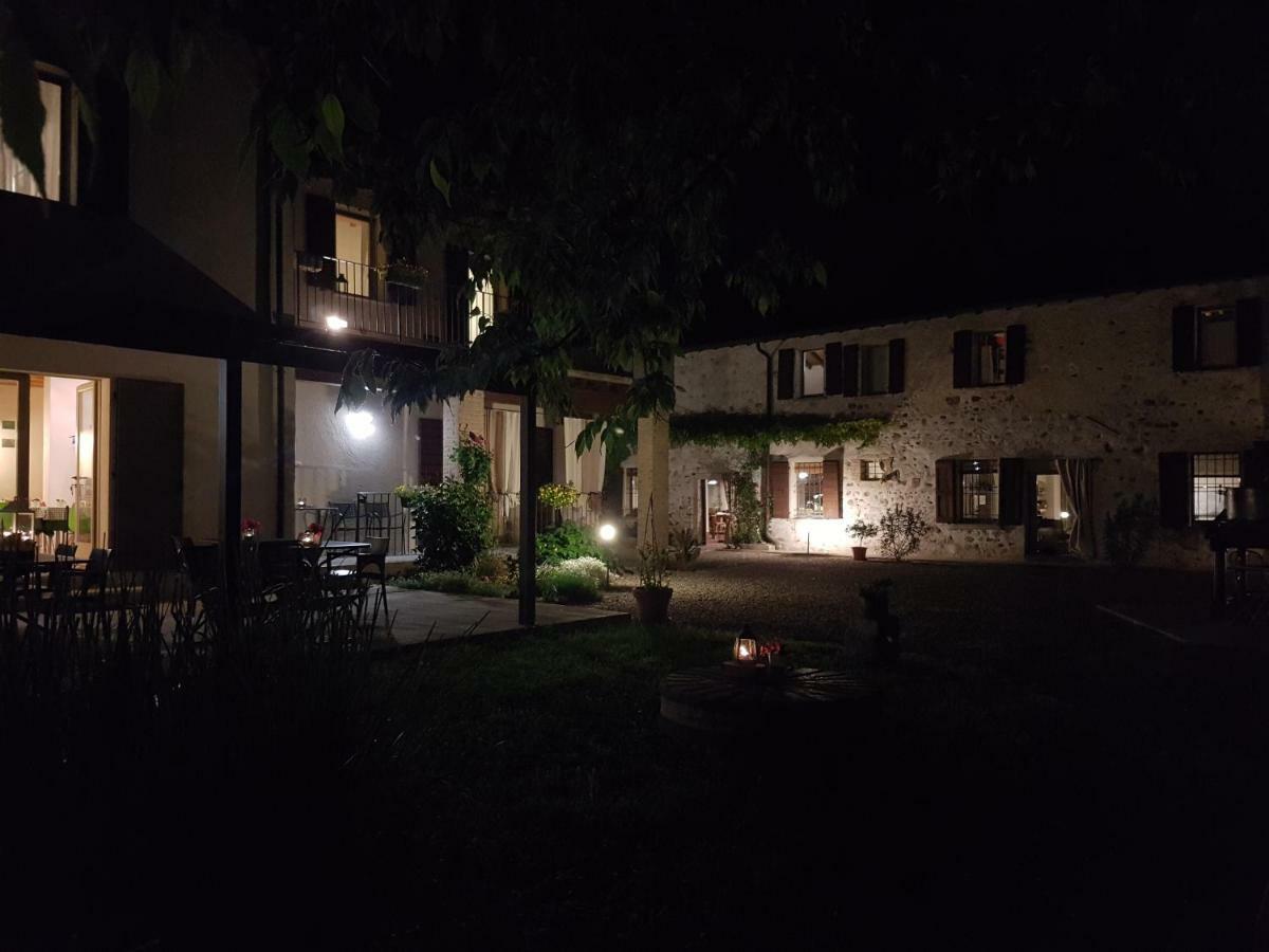 L'Isolo B&B E Case Vacanza Monzambano Exteriör bild