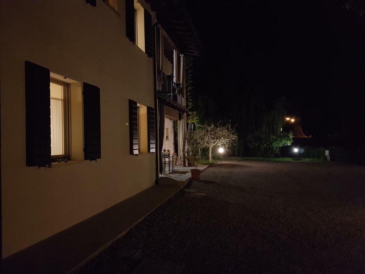 L'Isolo B&B E Case Vacanza Monzambano Exteriör bild