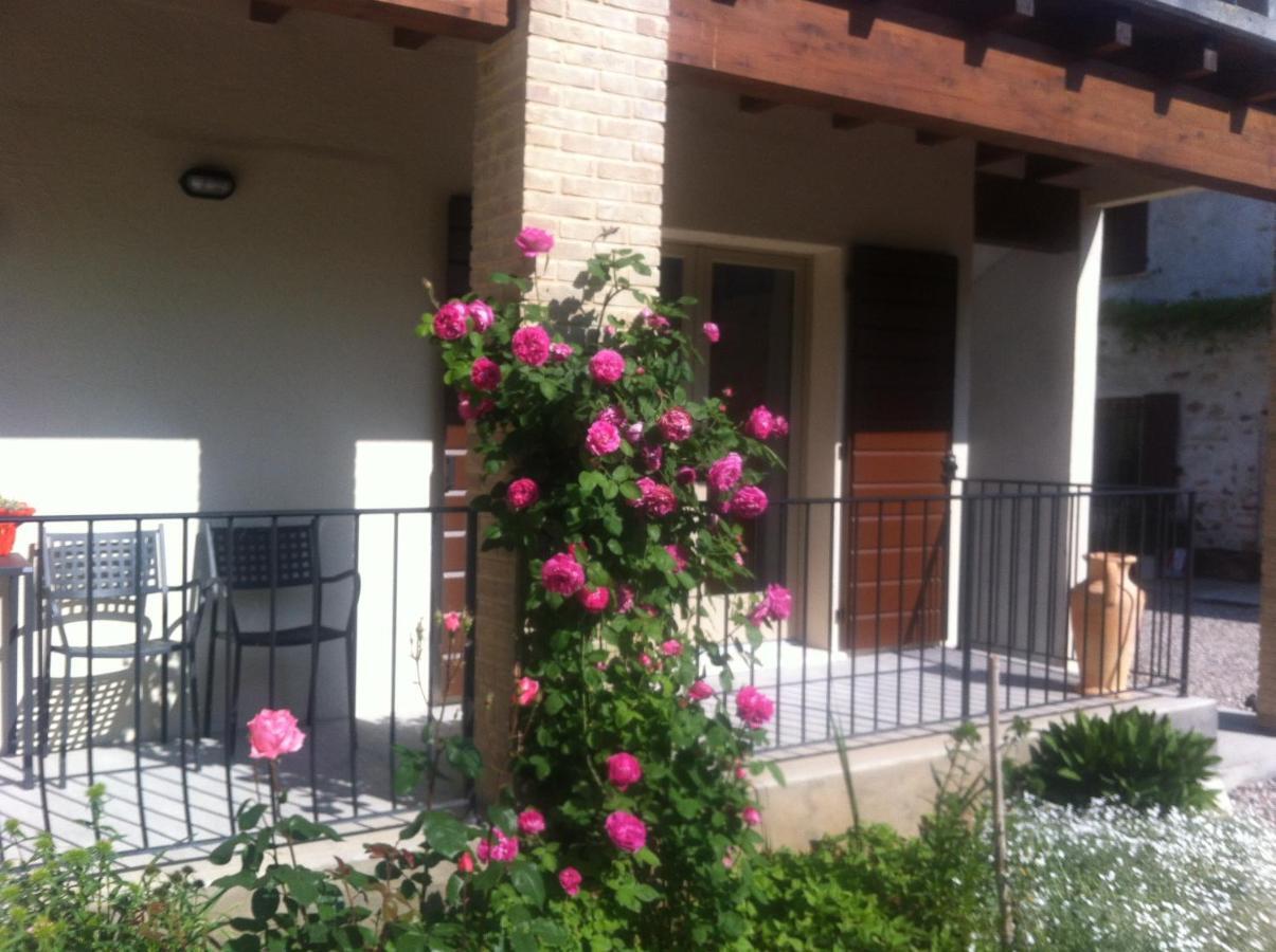 L'Isolo B&B E Case Vacanza Monzambano Exteriör bild